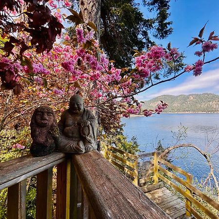 Shangrila Waterfront Vacation Home Bedwell Harbour Екстер'єр фото