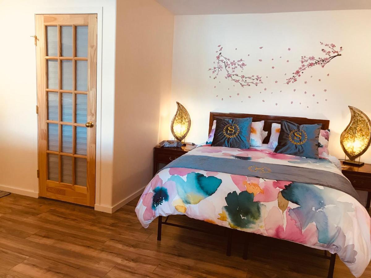 Shangrila Waterfront Vacation Home Bedwell Harbour Екстер'єр фото
