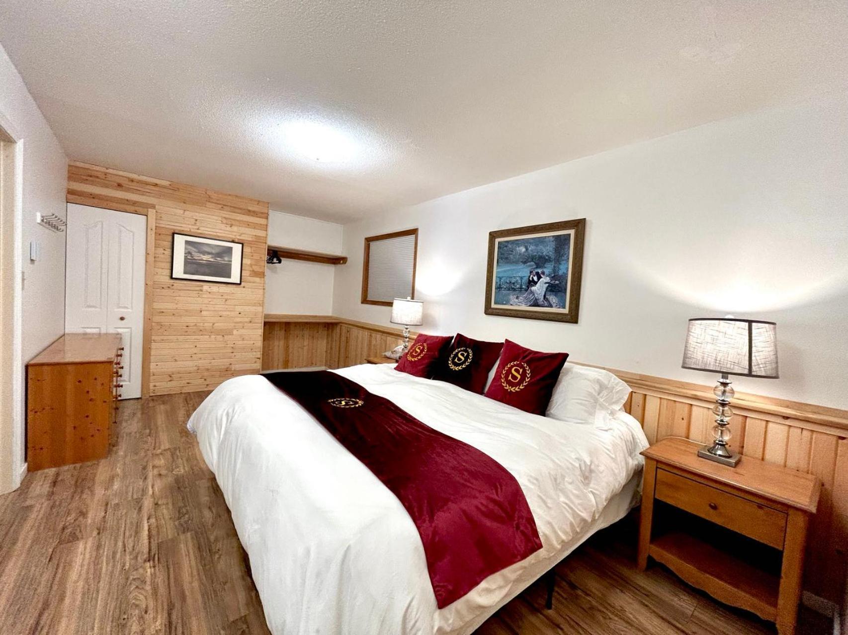 Shangrila Waterfront Vacation Home Bedwell Harbour Екстер'єр фото