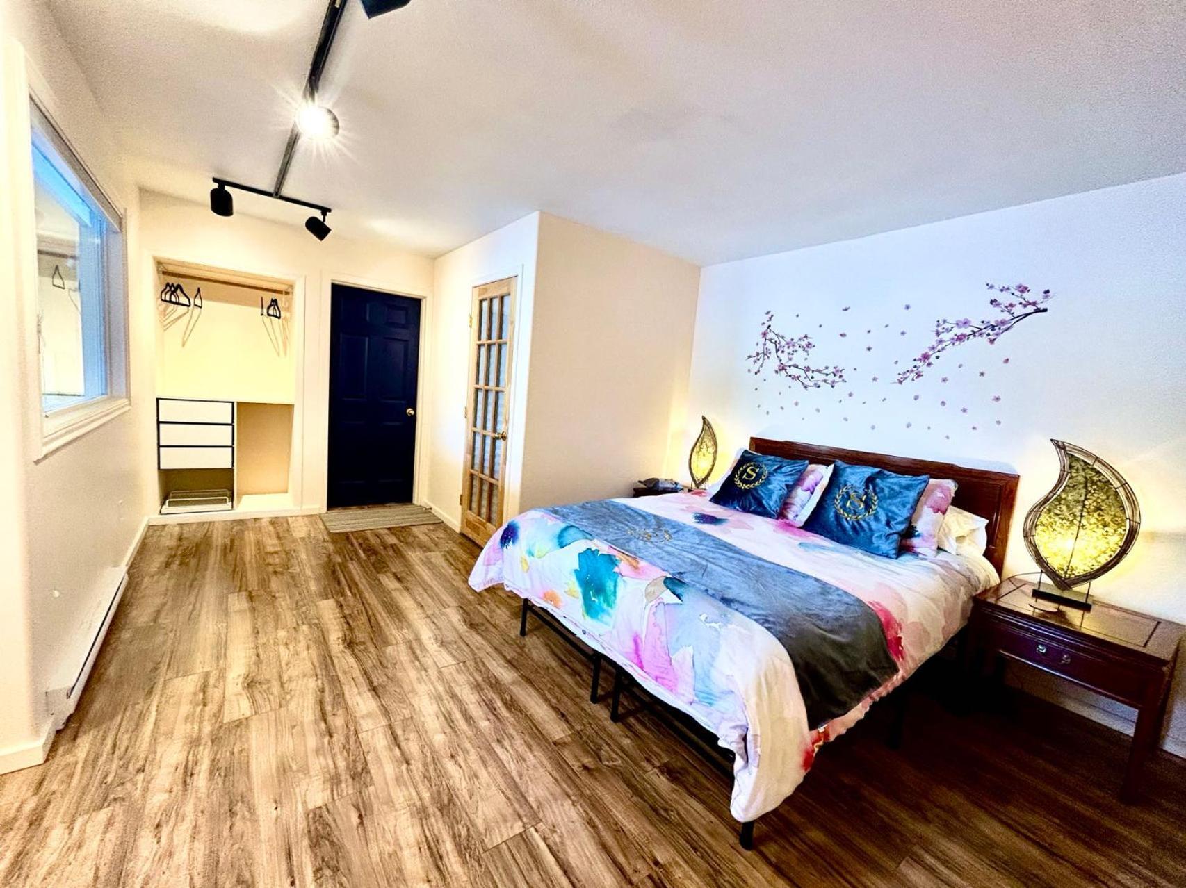 Shangrila Waterfront Vacation Home Bedwell Harbour Екстер'єр фото