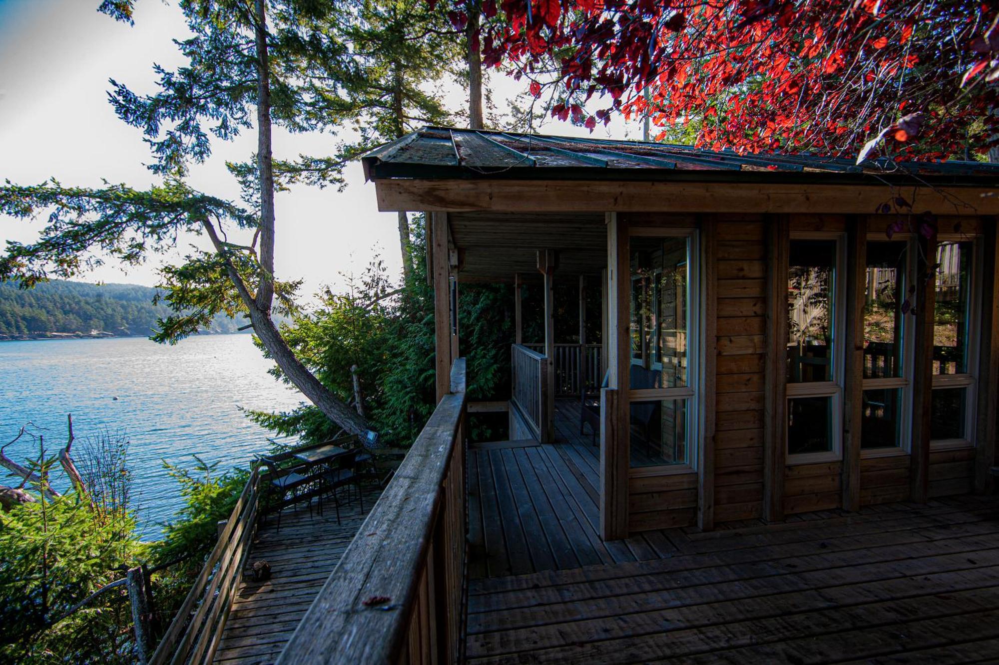 Shangrila Waterfront Vacation Home Bedwell Harbour Екстер'єр фото