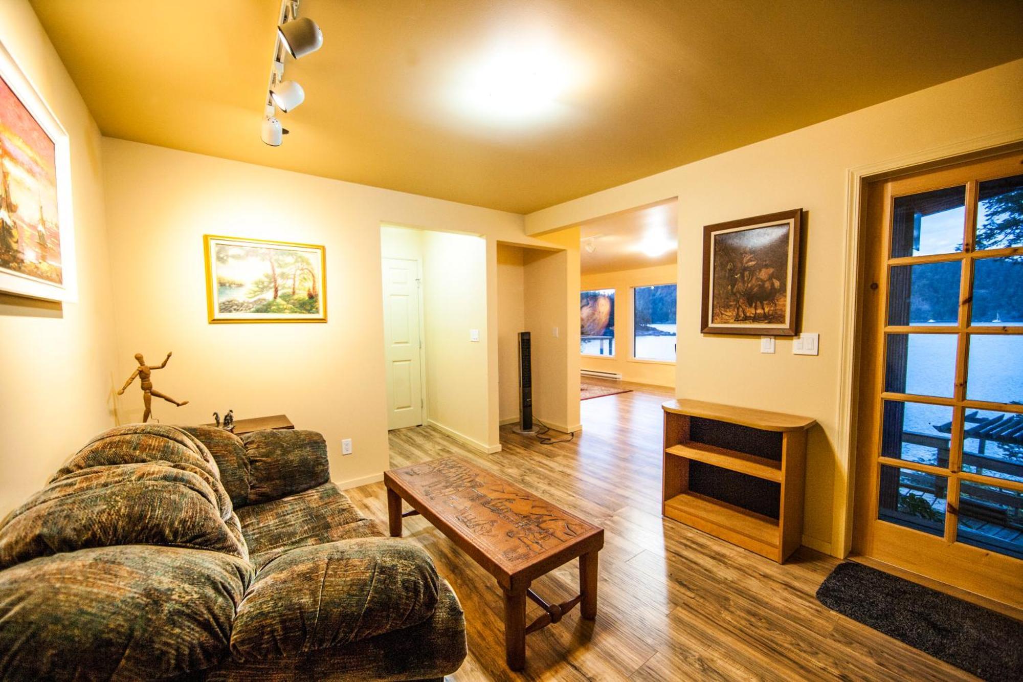 Shangrila Waterfront Vacation Home Bedwell Harbour Екстер'єр фото