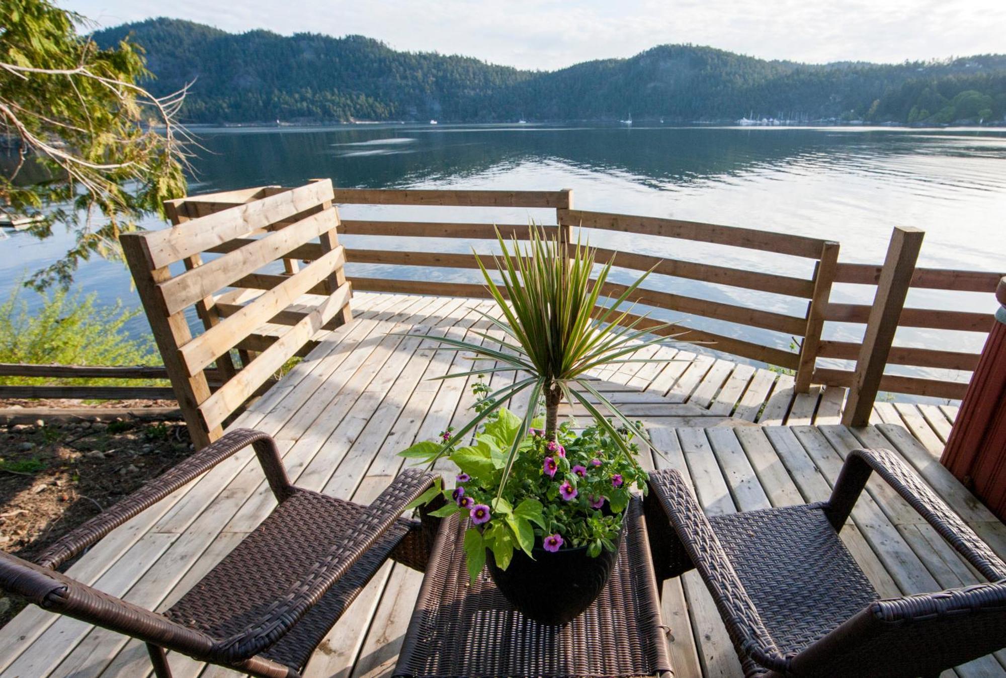 Shangrila Waterfront Vacation Home Bedwell Harbour Екстер'єр фото