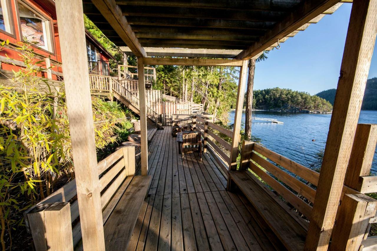 Shangrila Waterfront Vacation Home Bedwell Harbour Екстер'єр фото