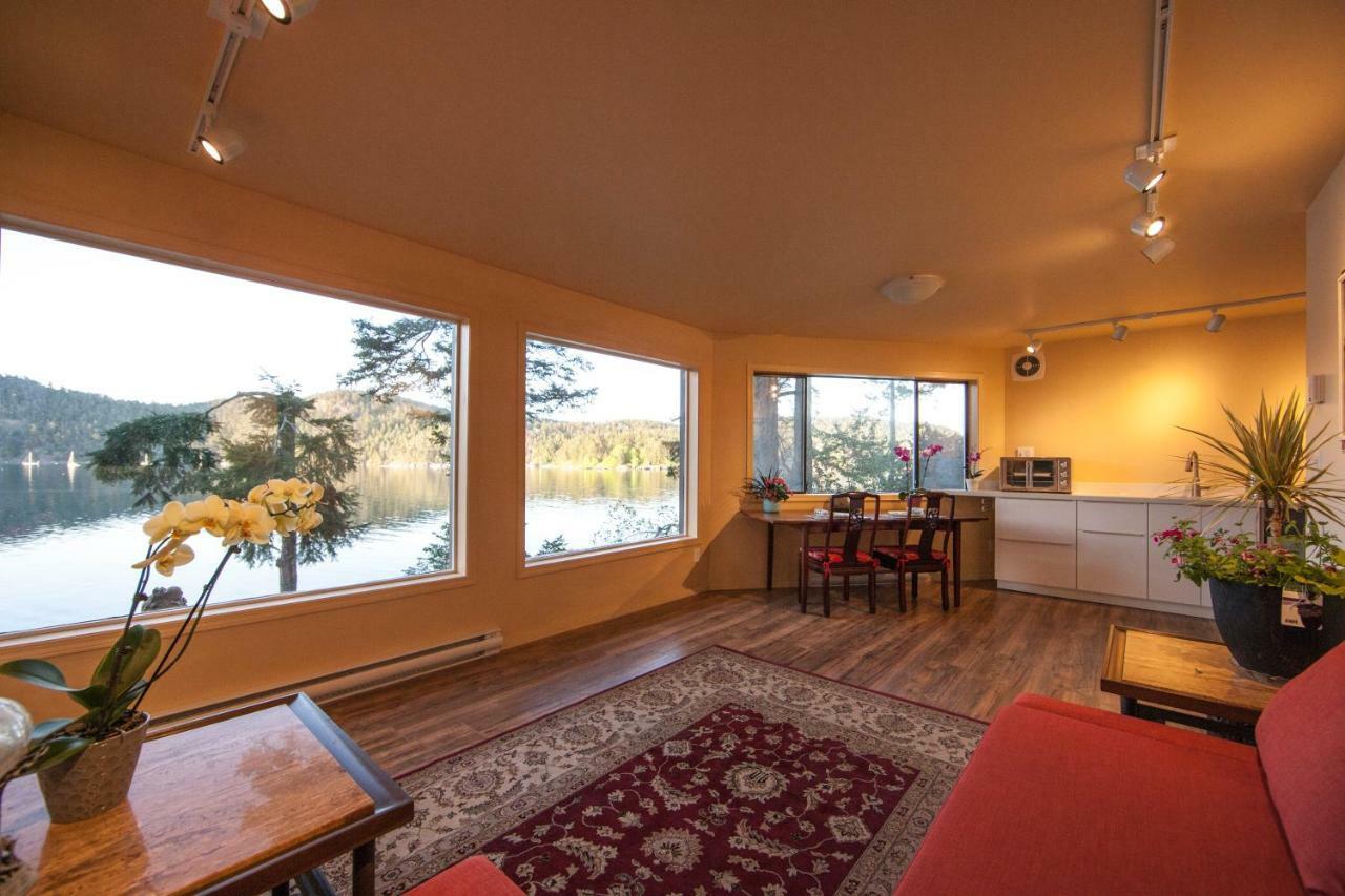 Shangrila Waterfront Vacation Home Bedwell Harbour Екстер'єр фото
