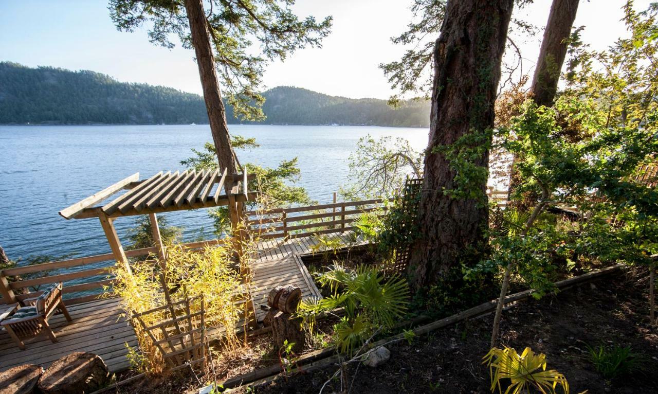 Shangrila Waterfront Vacation Home Bedwell Harbour Екстер'єр фото